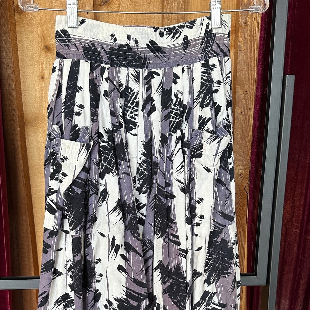 Vintage inspired skirt with pockets